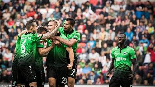 德甲:奥格斯堡VS莱比锡红牛赛前全方位分析与比分预测