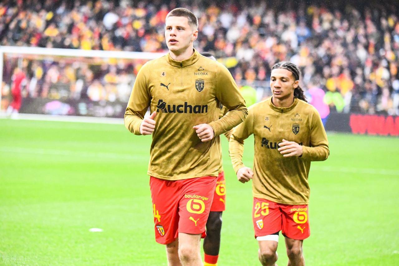 天助巴黎圣日耳曼:2-3,法甲领头羊遭摩纳哥队逆转,4连胜终结